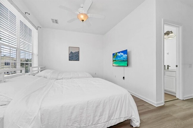 Building Photo - 4830 Tidecrest Ave