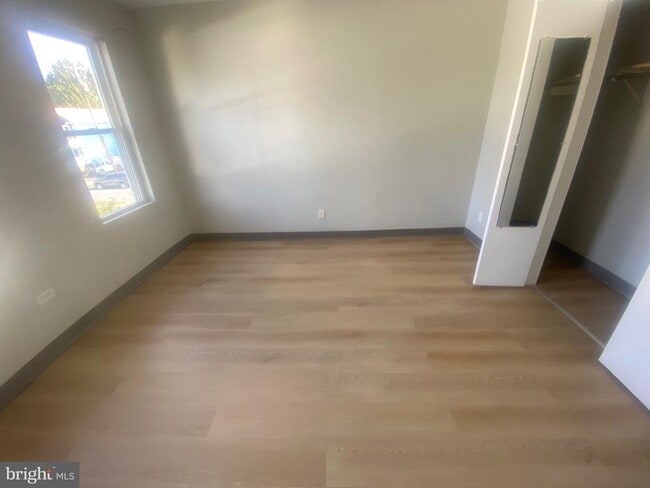 Primary Photo - 131 Simpson St