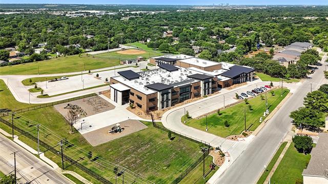 Building Photo - 640 Bellaire Dr
