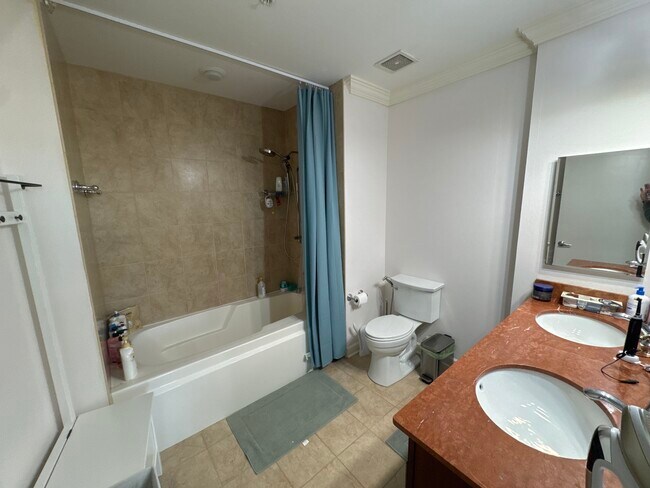 Building Photo - 233 E 13th St