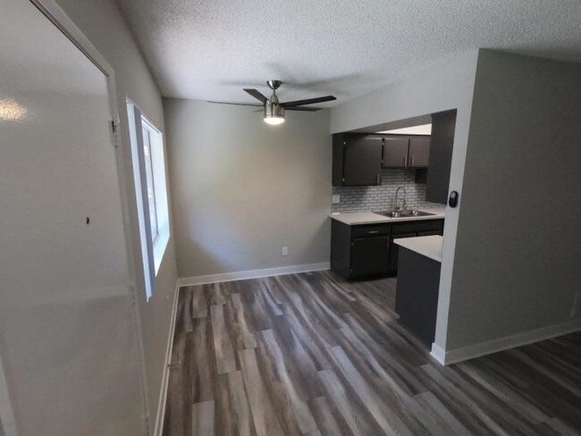 Building Photo - 1 bedroom in Sherman Oaks CA 91411