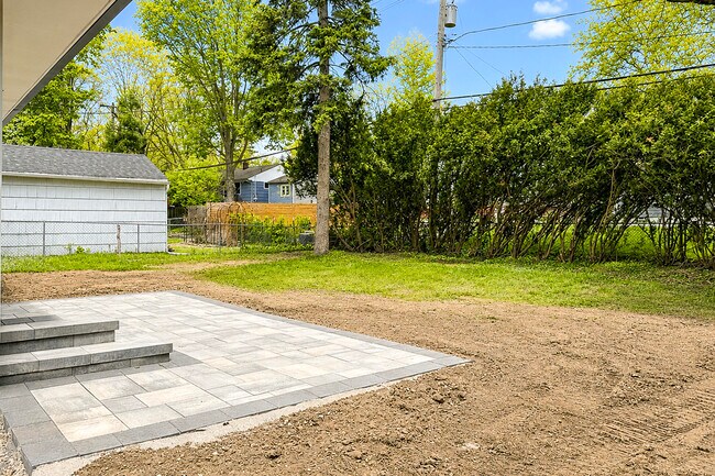 Building Photo - 1334 Miller Ave