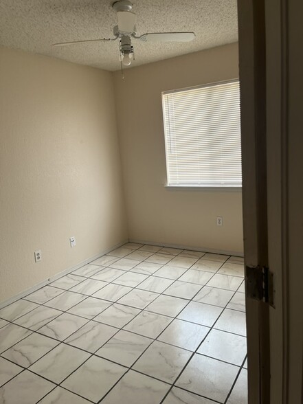 Building Photo - 12591 Kari Anne Dr
