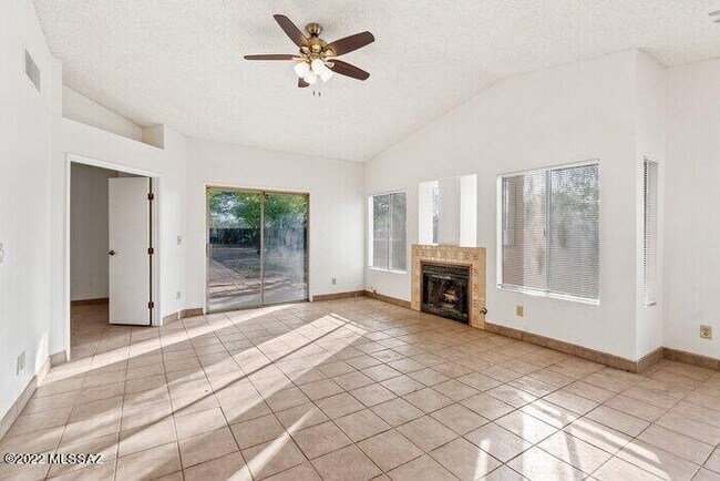 Building Photo - 7221 S Camino Alegre