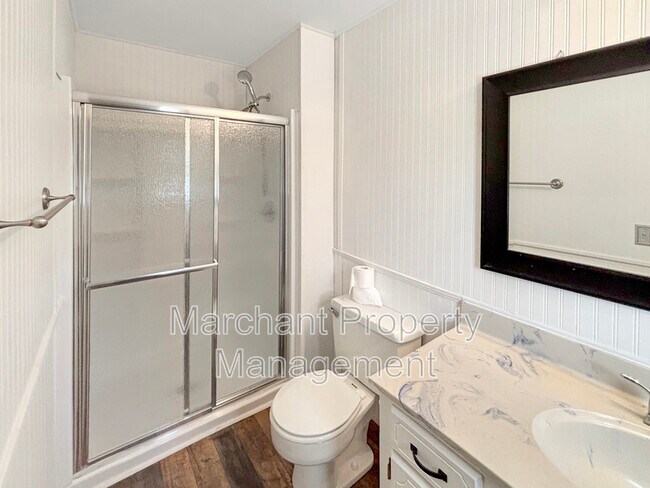 Building Photo - 601 Fairview Church Rd