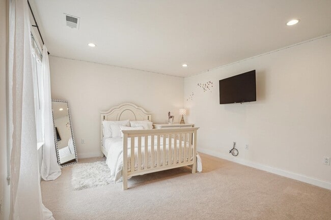 Building Photo - 4 Silent Nest Wy