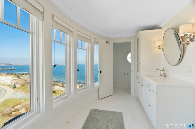 Building Photo - 159 S Shore Ave