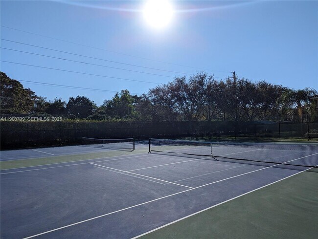 Building Photo - 1237 SW 46th Ave