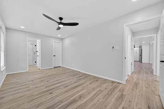 Building Photo - 1803 Foxwood Rd