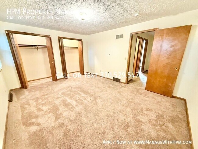 Building Photo - 2379 Ashdale St NW
