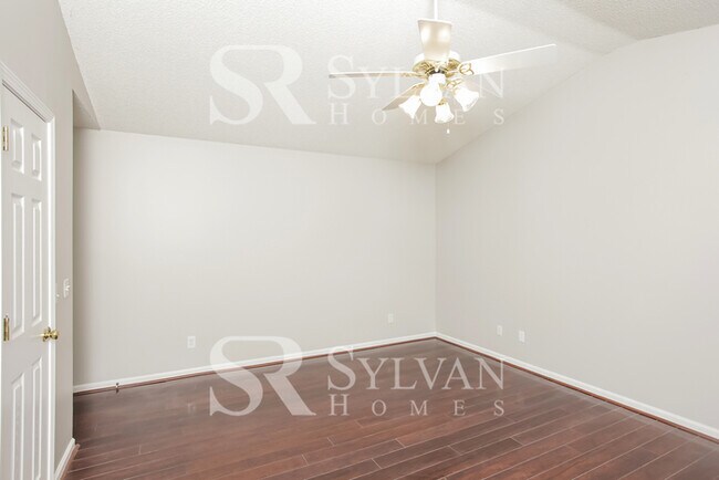 Building Photo - Welcome to Your 3BR 2BA Dream Home