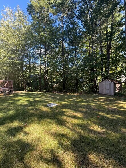 Building Photo - 2 Sams Pl