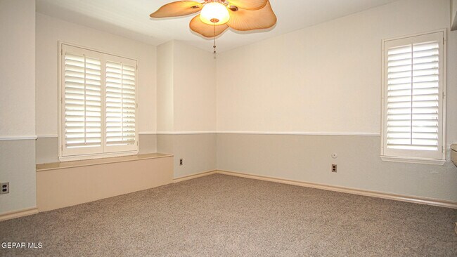 Building Photo - 612 Willow Glen Dr