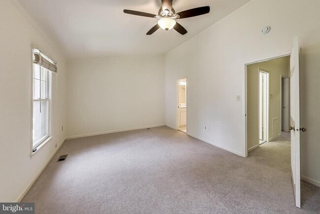 Building Photo - 10726 Pine Haven Terrace