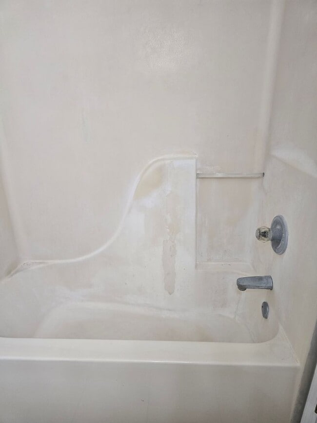 Building Photo - 501 W Saunders St