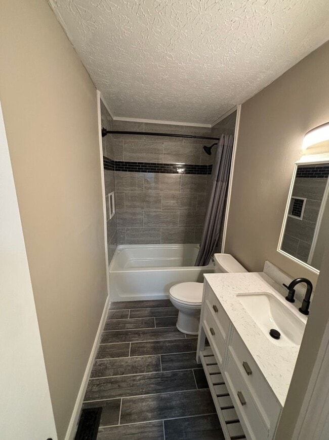 Building Photo - 3228 Summerhill Ln