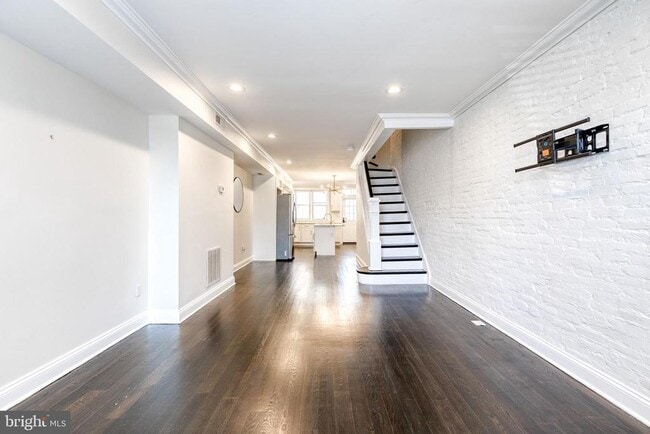 Building Photo - 3306 Fleet St