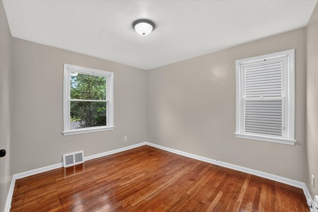 Building Photo - 14112 Krems Ave