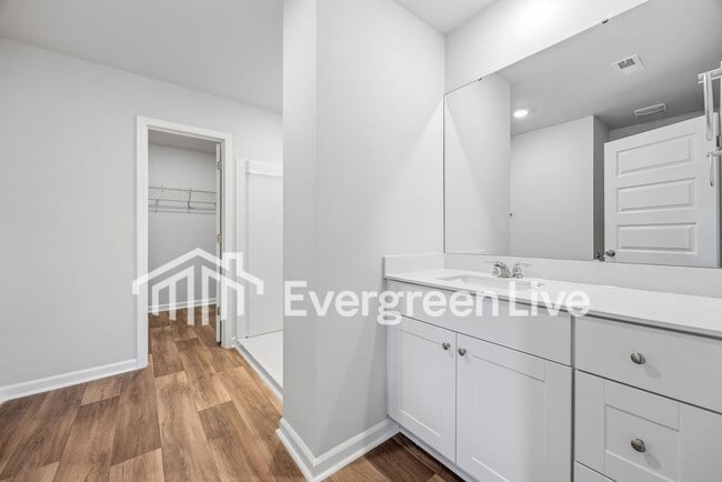 Building Photo - 1310 Willow Oaks Wy