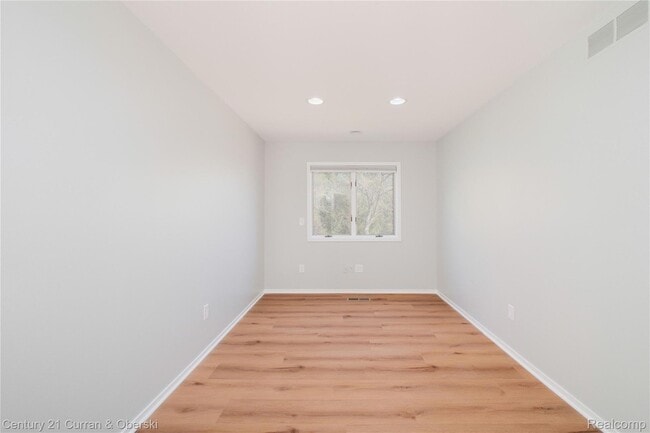 Building Photo - 1083 N Livernois Rd