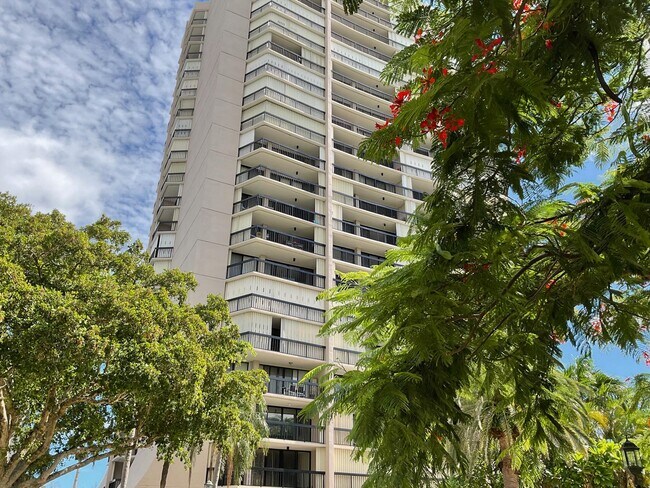 Building Photo - 2425 Presidential Way