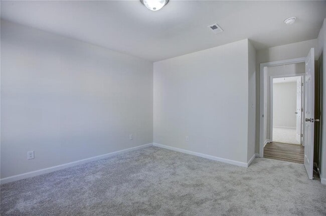 Building Photo - 2340 Beaver Ruin Rd