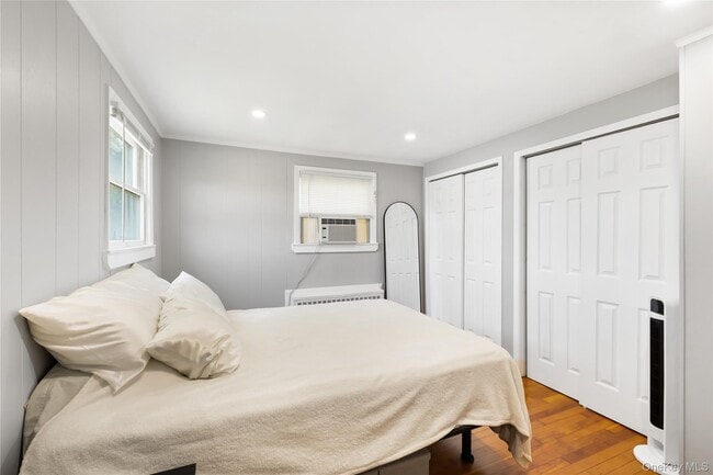 Building Photo - 851 Brook St