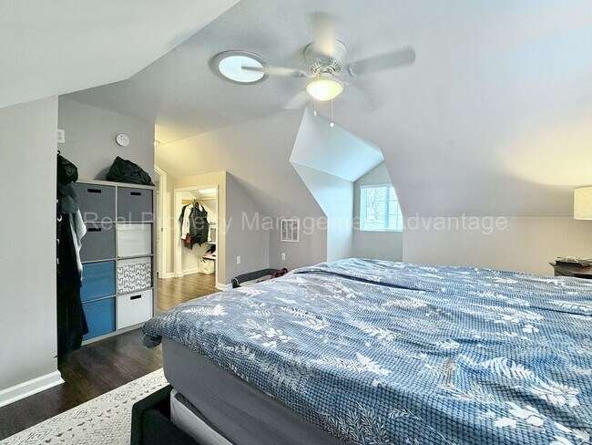 Building Photo - 3 Bed/2.5 Bath - Cape Cod Charm with Modern Comforts Throughout
