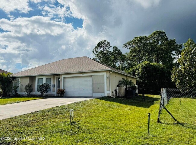 Building Photo - 3232 Wallace Ave