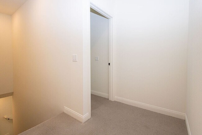Building Photo - Bright and Airy Split-Level Townhouse in W...