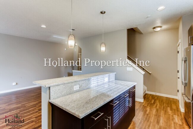 Building Photo - 7903 NE Rockne Way