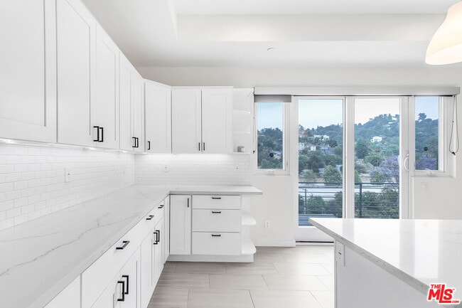 Building Photo - 2610 Corralitas Dr