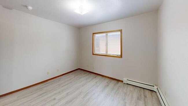 Building Photo - 1943 E Capitol Ave