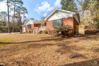 Building Photo - Immaculate Brick Ranch Rental in the Desir...