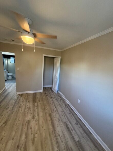 Building Photo - 314 28th St