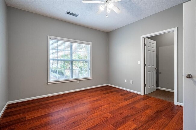Building Photo - 303 Spring Heights Ln