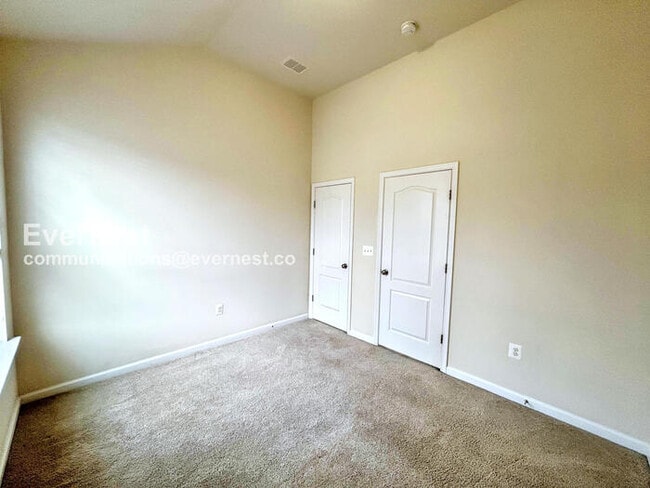 Building Photo - 43 Shepherds Hook Way