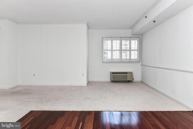 Building Photo - 1211 S Eads St