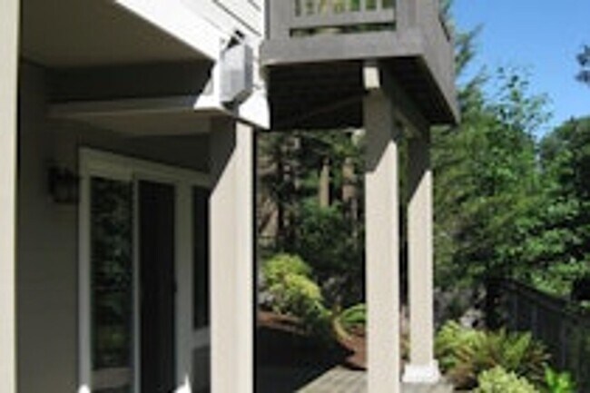 Building Photo - 4bd/3.5Ba Bothell Sanctuary