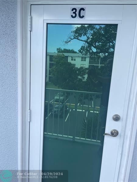 Building Photo - 111 Royal Pk Dr