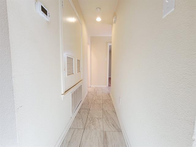 Building Photo - 5530 Brookview Ct