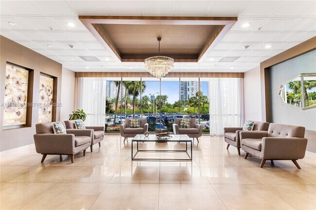 Building Photo - 3701 N Country Club Dr