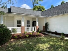 Building Photo - 8813 Castle Cliff Dr