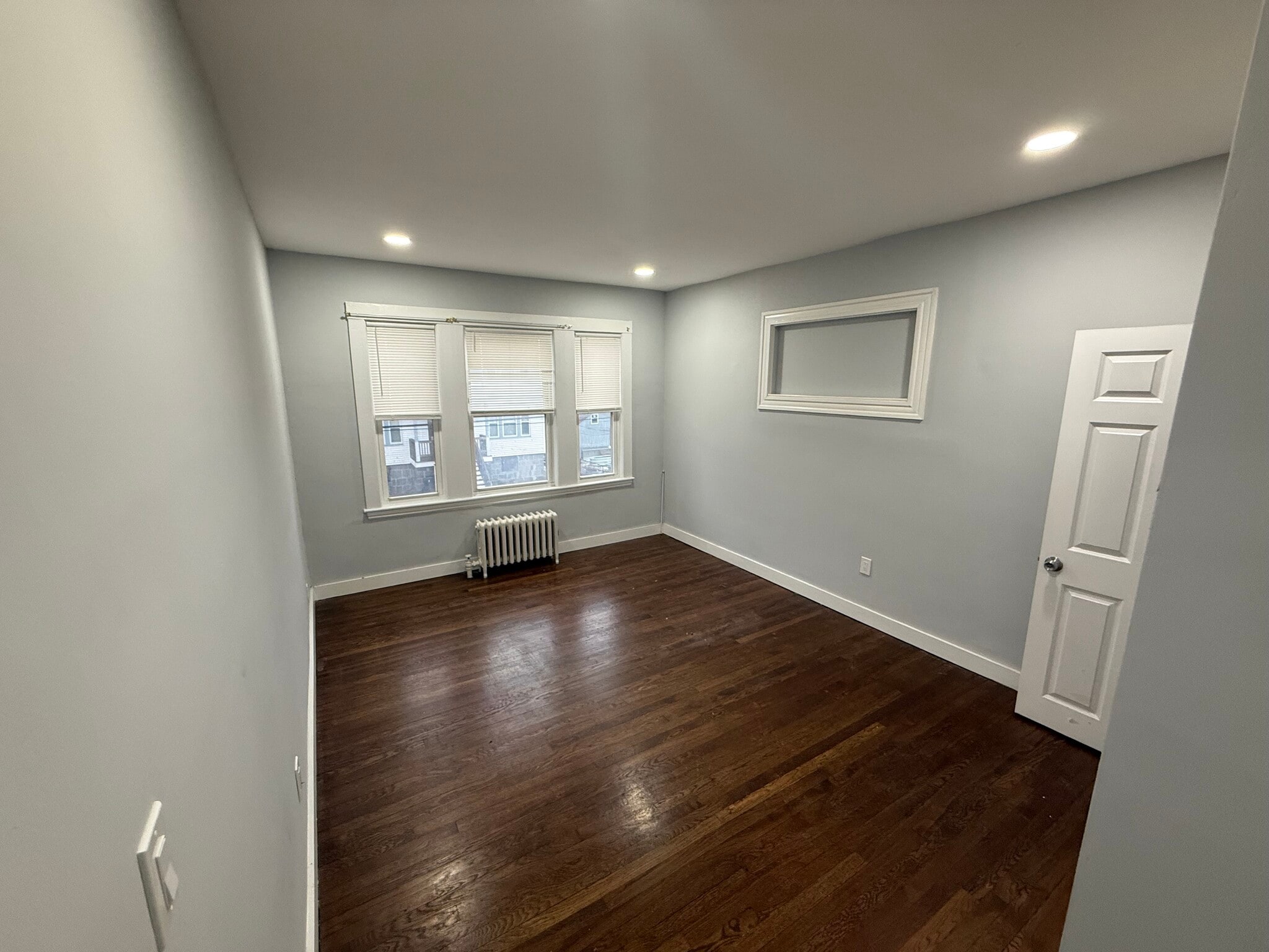 Building Photo - 16 Astoria St