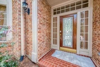 Building Photo - 1914 Rosebay Ct