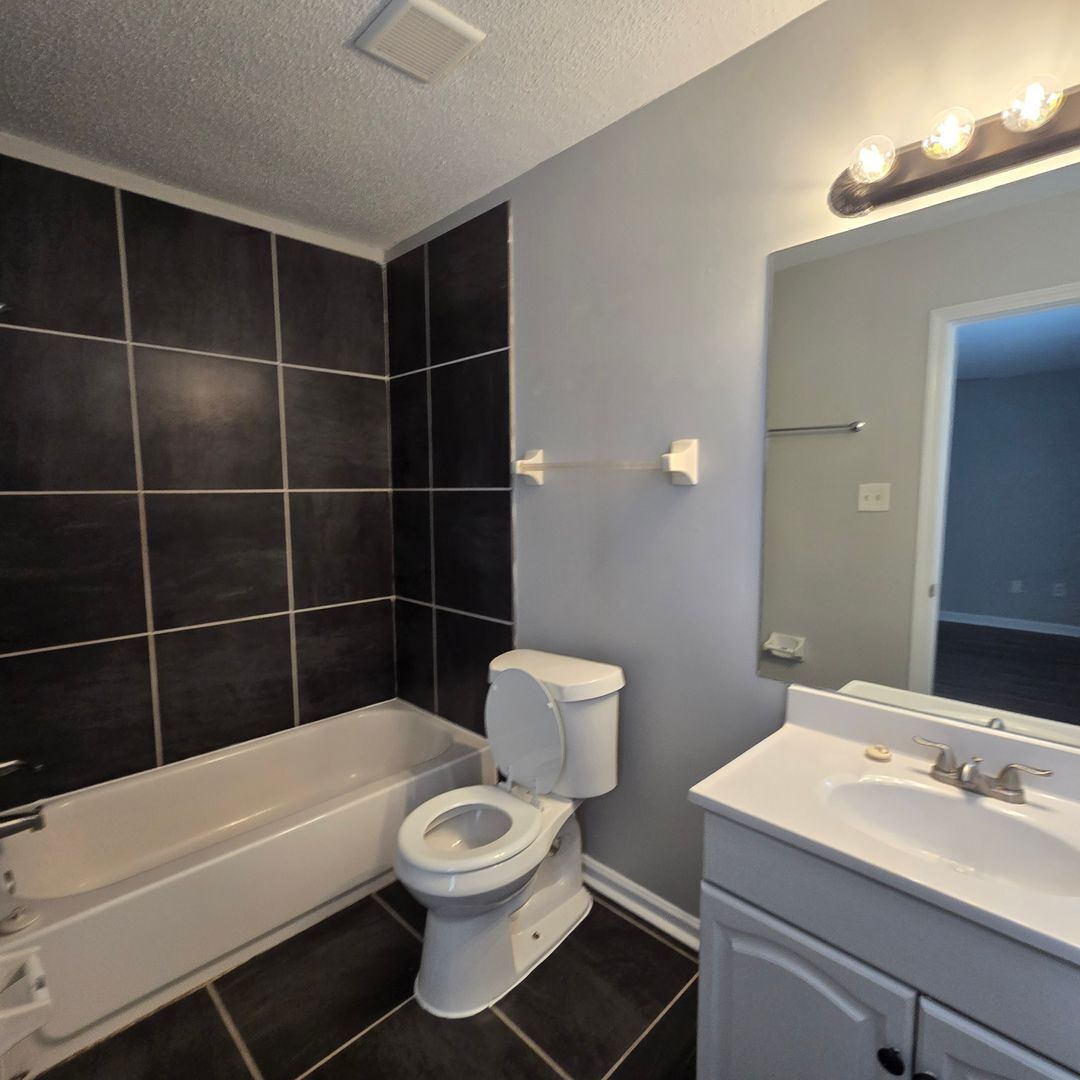 Building Photo - 5359 Farm Ridge Dr