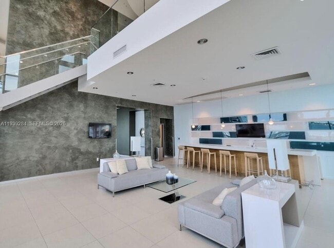 Building Photo - 1900 N Bayshore Dr