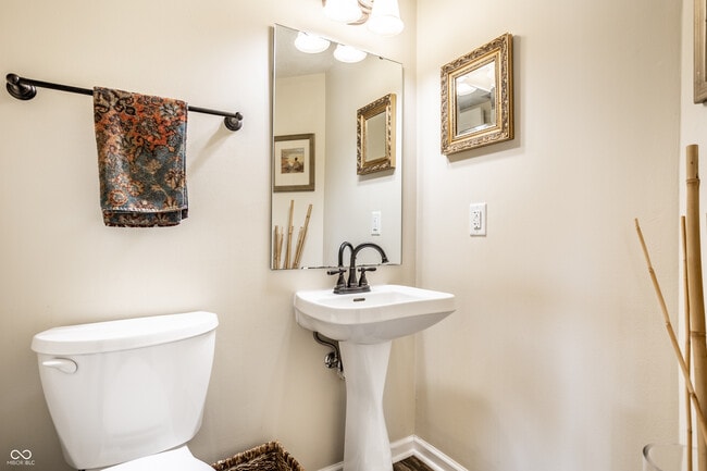 Building Photo - 14924 Oak Rd