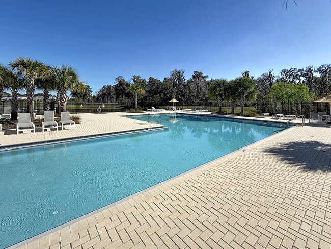 Building Photo - Beautiful 3 bedroom, 2 bath single family home awaits you!