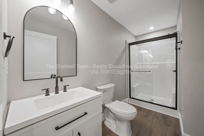 Building Photo - 2711 Tarleton Ave